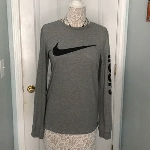 Nike long sleeve T-shirt